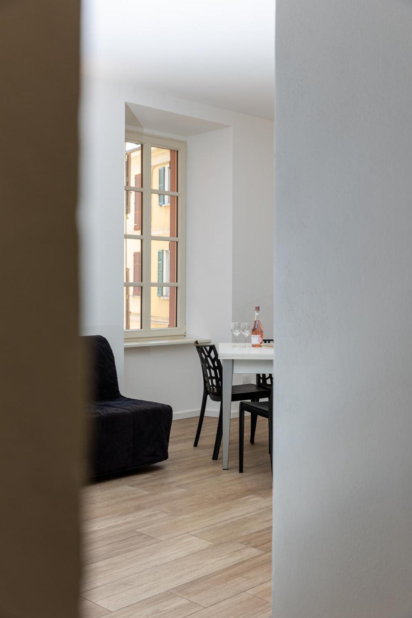 Piazza Del Lago Suites 메나지오 외부 사진