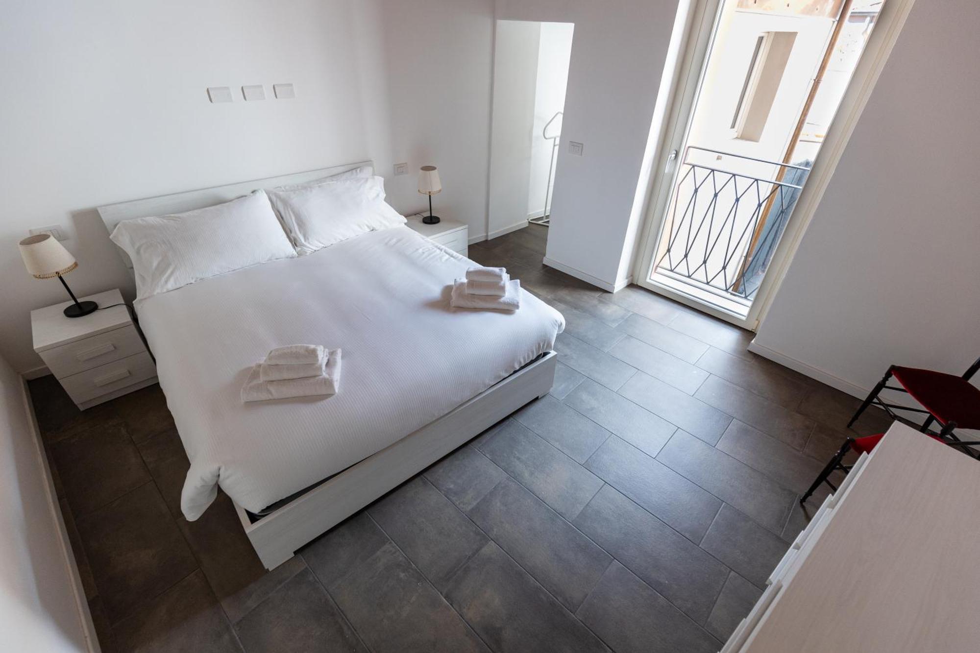 Piazza Del Lago Suites 메나지오 외부 사진