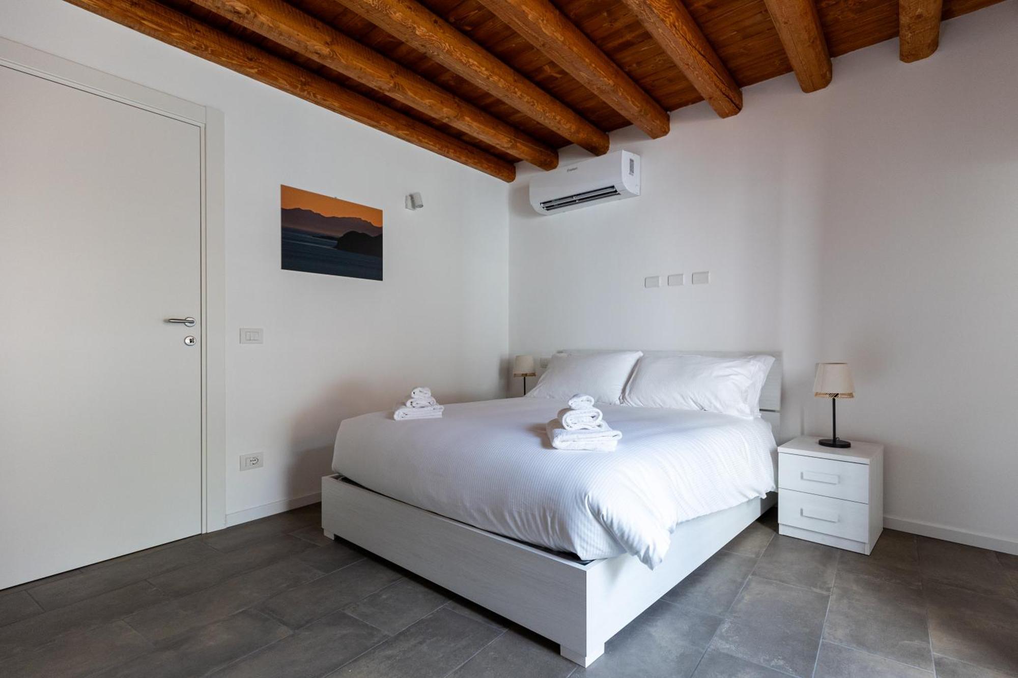Piazza Del Lago Suites 메나지오 외부 사진