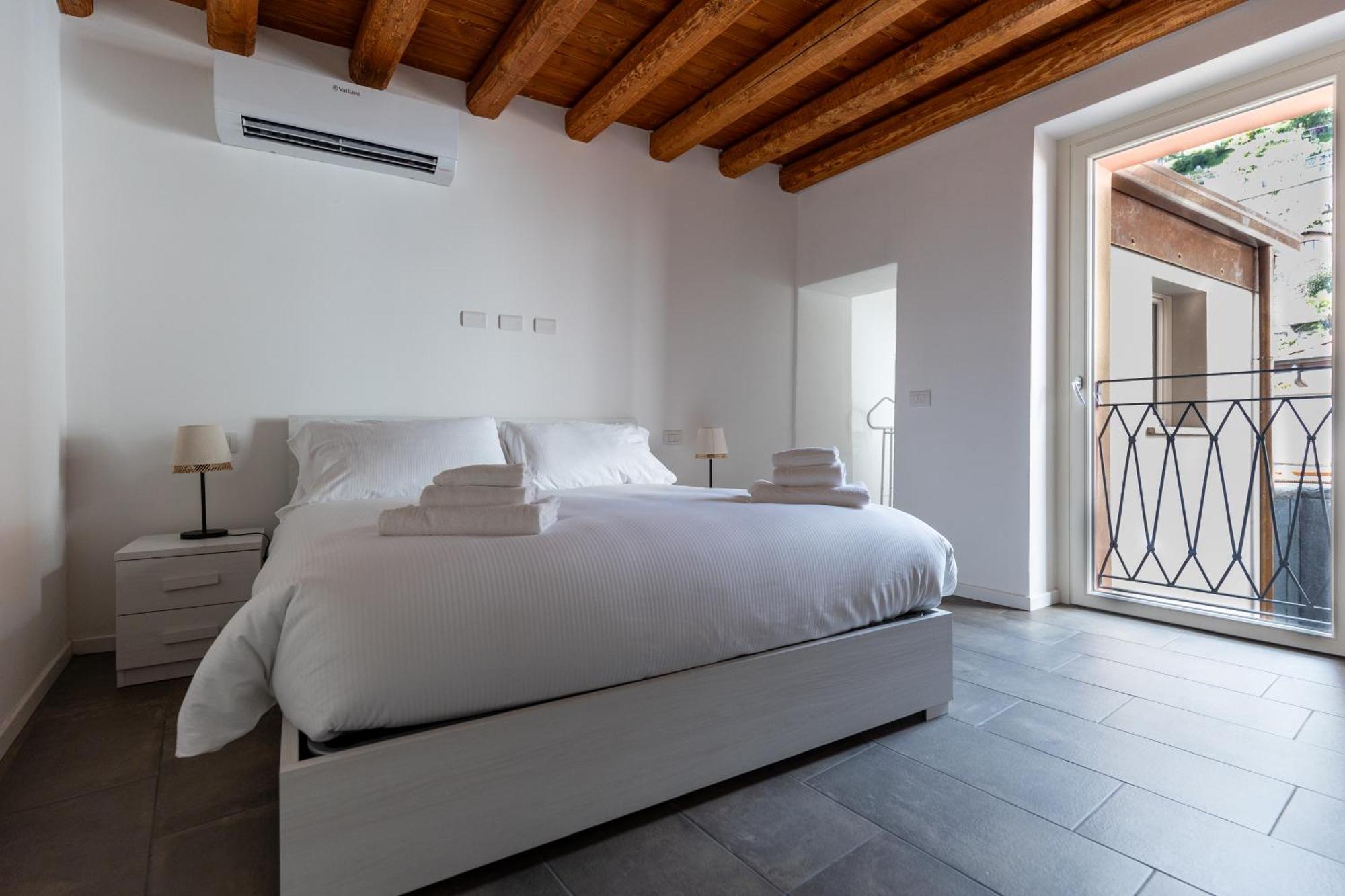 Piazza Del Lago Suites 메나지오 외부 사진