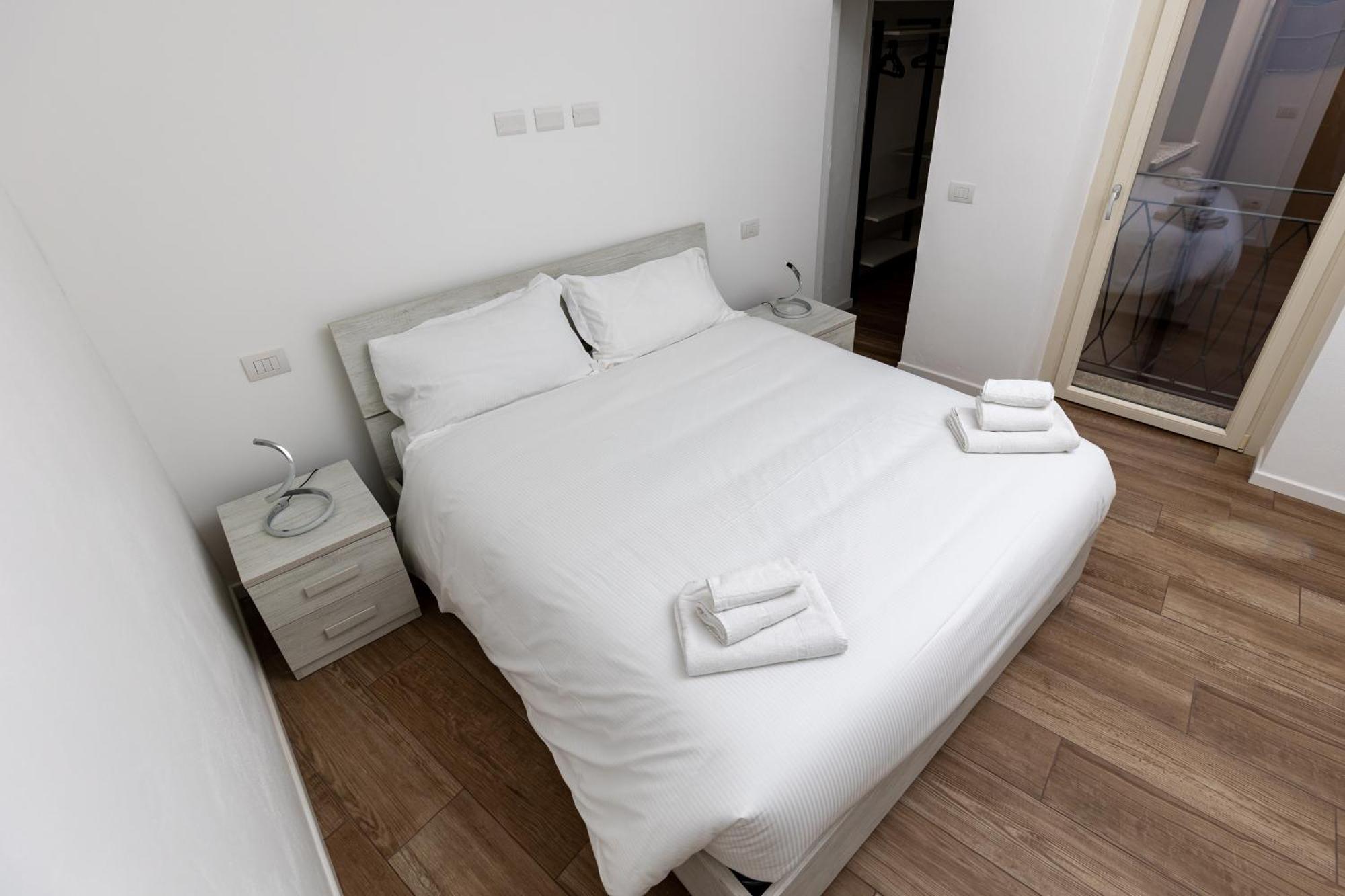 Piazza Del Lago Suites 메나지오 외부 사진