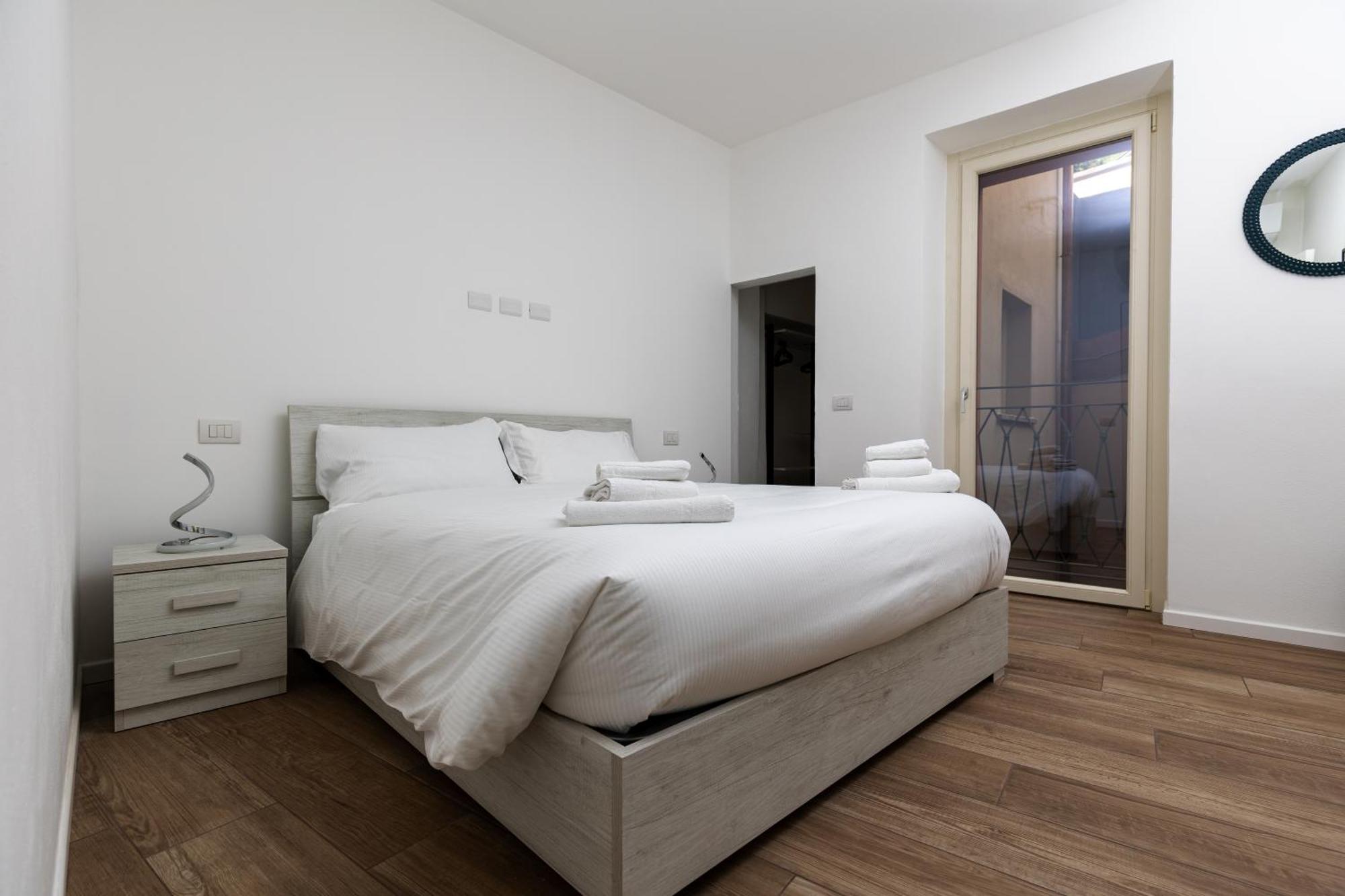 Piazza Del Lago Suites 메나지오 외부 사진
