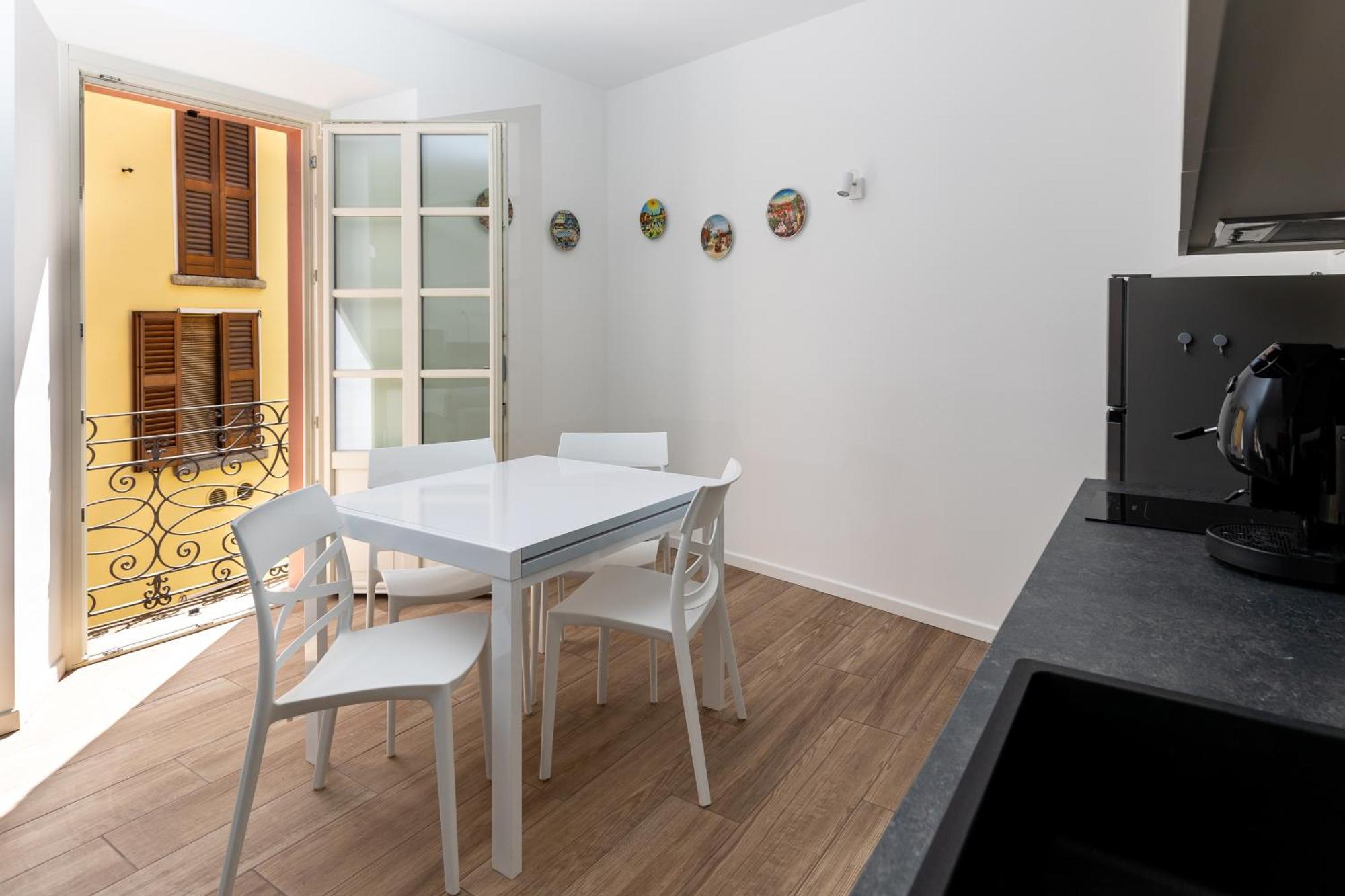Piazza Del Lago Suites 메나지오 외부 사진